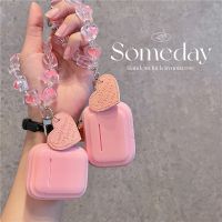 [SOSO 3C accessories] สร้อยข้อมือหัวใจรักสีชมพูน่ารักเคสหูฟังสำหรับ Airpods 2 1 3 Rose Red Soft Candy TPU ฝาครอบบลูทูธสำหรับ Pro พร้อมโซ่