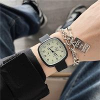 Black and white student party silicone watch for junior high school students boys and girls trendy ins niche simple and good-looking