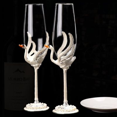 แก้วแชมเปญเท้าสูงรูปหงส์เคลือบสีอินไวน์อัดลมแก้วไวน์ค็อกเทลแก้วที่ใช้ในครัวเรือนงานแต่งงานจับคู่แก้ว