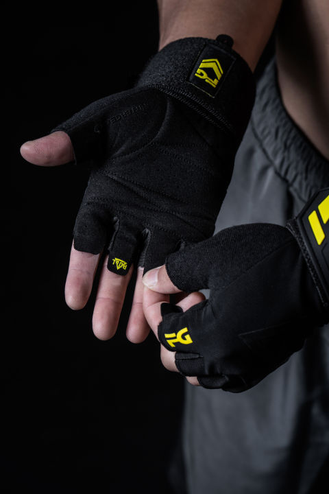 welstore-fittergear-traning-gloves-triangle-ถุงมือฟิตเนสออกกำลังกาย-พร้อมสายรัดข้อมือช่วยพยุงข้อมือ-สวมใส่สบาย-size-s-xl-วัสดุ-polyester
