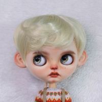 Qbaby วิกตุ๊กตา BJD เหมาะสำหรับตุ๊กตาขนาดตุ๊กตาอุปกรณ์เสริมวิกผมของเล่นผ้าไหมอุณหภูมิสูงสำหรับผู้ชายผมสั้นหล่อเครื่องประดับตุ๊กตา