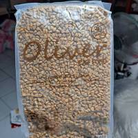 OLIVER CAT 1 Kg. อาหารแมว โอลิเวอร์ อาหารแมวเกรดคุณภาพ ทำจากเนื้อแกะ และข้าว อย่างดี