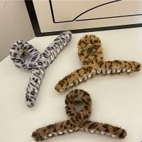 Winter Autumn Shark Hairpins Women Girls Warm Plush Leopard Hair Claw Large Barrettes Crab Clip Lady Fashion Hair Accessories