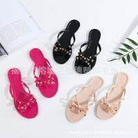 Ms 2023 summer flip-flops diamond bowknot is flat with slippers clip toe outside wear cool female