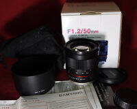 Samyang 50mm F1.2 New จึงเหมาะกับการนำไปสร้างสรรค์ผลงานภาพแบบ Street และ Portrait มาพร้อมรูรับแสงกว้างถึง F1.2 ช่วยให้ถ่ายในที่แสงน้อยได้ดี และได้ Bokeh