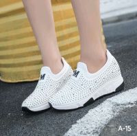 พร้อมส่งรองเท้าแบบสวมslip on เสริมส้น2นิ้ว