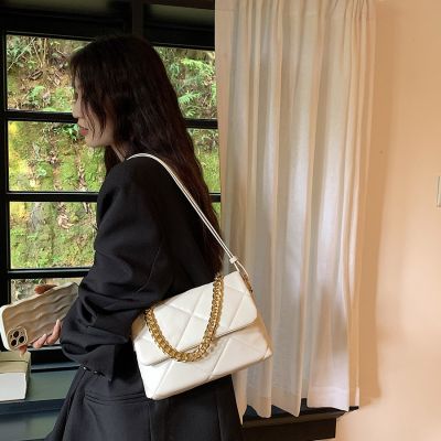 【Hot Sale】 luxury fragrance shoulder bag womens fashion rhombic chain armpit new commuter high-end sense portable Messenger