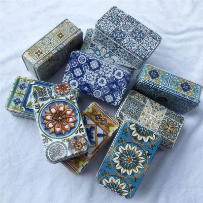 [ELEGANT] Vintage Blue-And-White Pattern Metal Lip Perfume Storage Box Organizer For Money Coin Candy Keys Reusable Tin Empty Case