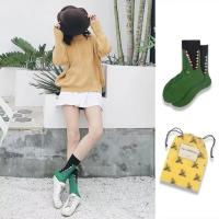 ถุงเท้าลายสัตว์สีสันสดใส ลายม้าลาย ถุงเท้าแฟชั่นFrench couple socks retro art socks cotton sports stockings