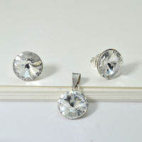 Silver thai White Crystal Round Pendant and Stud Earrings Set , ชุดจี้กลมคริสตัลสีขาวและต่างหูสตั๊ดเงินแท้925งานขายเป็นชุดคะ