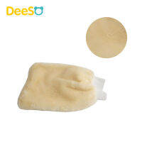 DeeSO เมจิกโกลด์ ถุงมือล้างรถขนแกะ (Lambswool Auto Wash Mitt)