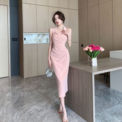 The new chic spice hanging neck dress sexy backless long holiday skirt aristocratic wind