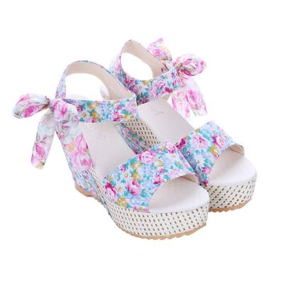 【คลังสินค้าพร้อม】รองเท้าแตะแฟชั่นสตรีส้นสูงฤดูร้อน Wedge-Print Lace-And-Bow Round-Toe Sandals