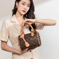 Messenger bag 2023 new trendy spring and summer fashion all-match one-shoulder presbyopic handbag Boston pillow bag female small 【MAY】