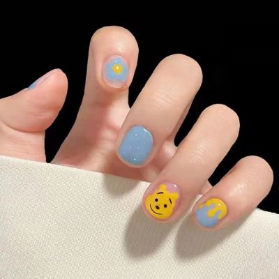 [COD] Manicure patch yellow and blue jumping cute flower bear short wearable fake nail finished product can be worn detachable