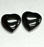 ONE คู่ 8.70cts 11.7x12 มม. อัญมณีนิลสีดำธรรมชาติ . ONE Pair 8.70cts 11.7x12mm natural heart black onyx gem