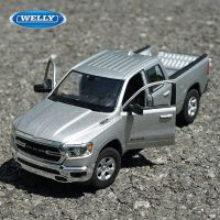 1/24 Dodge RAM 1500รถกระบะอัลลอยหล่อโมเดลรถบรรทุกโลหะยานพาหนะออฟโรดการจำลองโมเดลรถยนต์ของขวัญ