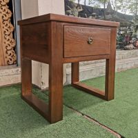 โต๊ะไม้สัก โต๊ะหัวเตียง ตู้หัวเตียง (teak bedside cabinet) ขนาด กว้าง50Xลึก40Xสูง50 Cm สีเสี้ยนดำ มี 1 ลิ้นชัก ดีไซน์เรียบหรู เข้ากับบ้านทุกแบบ