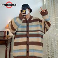 KYUSHUAD คาร์ดิแกนแนวเรโทรของผู้ชายเสื้อกันหนาวถักลายทางตัดทรงหลวมใส่สบายและใส่ได้หลายโอกาสคอกลม