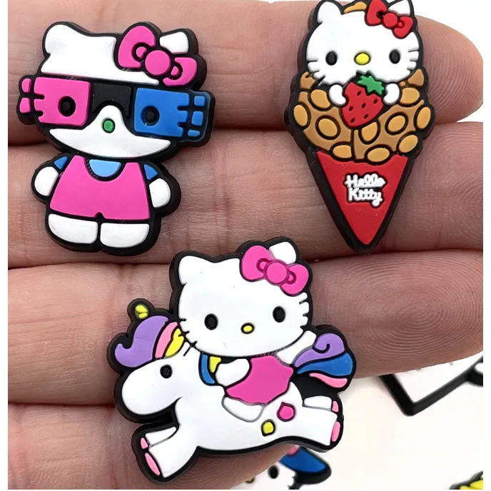  Hello Kitty Pins