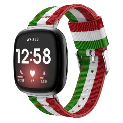 สำหรับ Fitbit Versa 4 /Sense 2แถบนาฬิกาไนลอนลายสากล (แดงขาวเขียว)