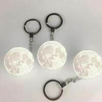 2pcs แบบพกพา Moon Light 3D การพิมพ์พวงกุญแจ LED โคมไฟกลางคืนกระเป๋าเป้สะพายหลัง Decor ของขวัญสร้างสรรค์กระเป๋าเป้สะพายหลัง Decor Night Light