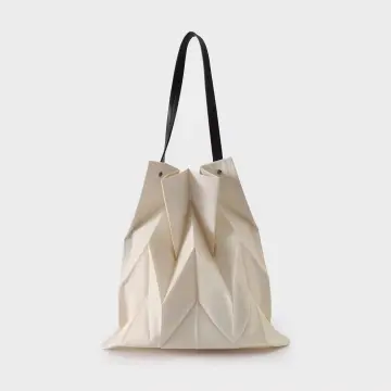 Issey Miyake Pleat Bag - Best Price in Singapore - Oct 2023