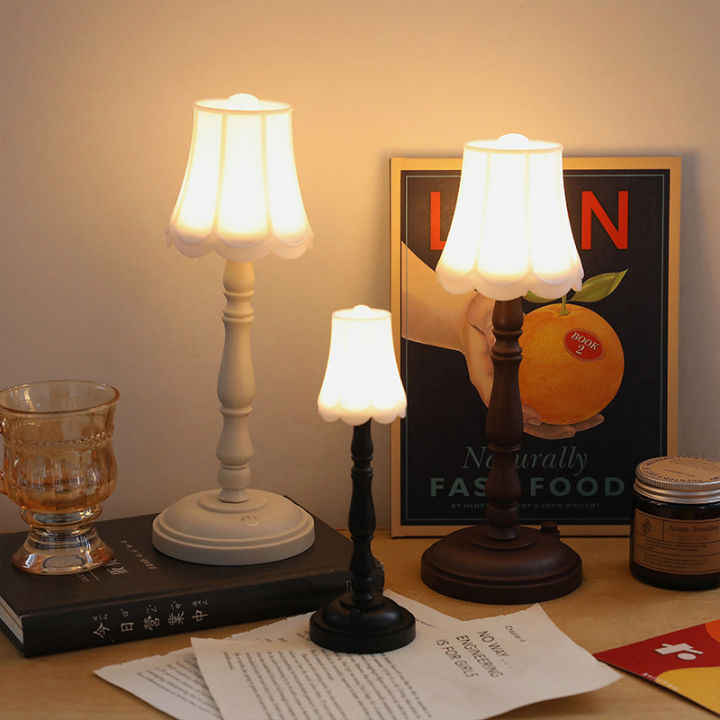 โคมไฟตั้งโต๊ะขนาดเล็ก-ไฟ-led-ฉากถ่ายภาพของตกแต่งบ้าน