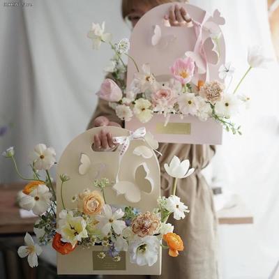 NEW Bouquet Tote Box Butterfly Hollow Out Handle Basket Wrapping Paper Flower Arrangement Box Valentine Party Gift Packing Boxes Gift Wrapping  Bags