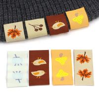 50Pcs Brown Label Maple Leaf Bird Mushroom Clothing Label Autumn Handmade Tags For Childrens Clothing Sew Accessores 20*40MM Stickers Labels