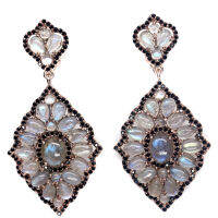 ต่างหูพลอยแท้ ลาบลาดอไลต์ (Labradorite) ล้อม สปิเนล เงินแท้ 925 ชุบนาค (rose gold)