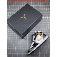 2023 Original J 1 Mid Patent leather Black Golden Basketball shoes Mens Shoes Womens Shoes(gift) Sports Shoes