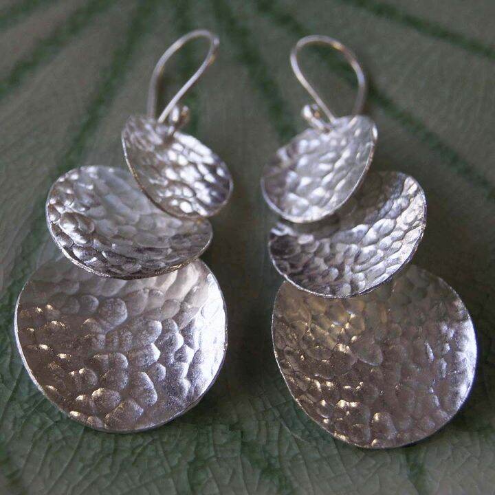 beautiful-exotic-circle-thai-design-earrings-pure-silver-thai-karen-hill-tribe-วงกลม-สวยงามไทยตำหูเงินกระเหรี่ยงทำจากมือชาวเขางานฝีมือสวยของฝากที่มีคุณค่าของฝากถูกใจ