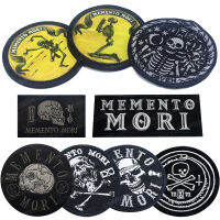 LIBERWOOD Memento Mori คำเตือนแพทช์ปักยุทธวิธีสัญลักษณ์ปลอกแขนกะโหลก Applique