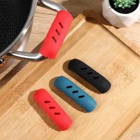 2PCS Anti-scald Silicone Steamer Casserole Pan Handle Holder Pot Ear Clip Heat Insulation Covers Pan Handle Cover Kitchen Tool