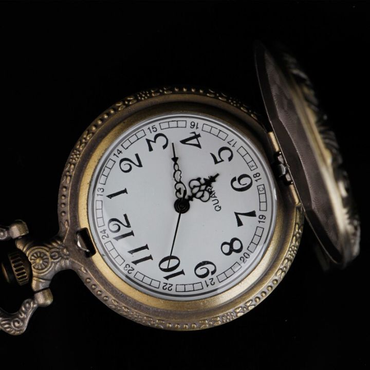 นาฬิกาควอตซ์แบบพกพาลายม้าสไตล์วินเทจจี้นาฬิกาวินเทจสีบรอนซ์สร้อยคอลูกปัดของขวัญแบบนักล่าครึ่งคน