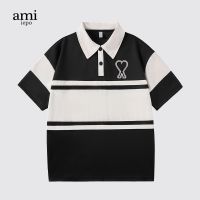 นอกจากนี้☇AMI IEPO ปกแขนสั้นแนวเรโทรของผู้ชายลายทางสีดำเสื้อโปโลสีขาว,แขนสั้นลำลองแนวธุรกิจทางการ