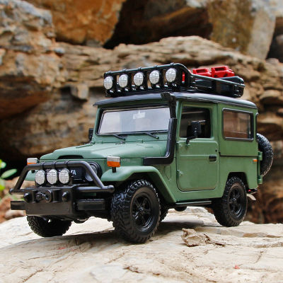 1:24 TOYOTA FJ CRUISER FJ40 Alloy Car Model Diecasts Metal Toy Off-road Vehicles Car Model High Simulation Collection Kids Gift