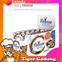 ฟิตเนสส์® ช็อกโกแลต Nestle Chocolate Fitnesse Breakfast Cereal Bar (16 แท่ง/1กล่อง) อาหารเช้า อาหารคุมแคล ชนิดบาร์