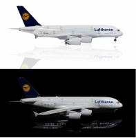 โมเดลเครื่องบิน Lufthansa Airbus A380 มีไฟส่องสว่างในห้องโดยสาร ไฟติดใช้ระบบสัมผัสหรือเสียง ทำด้วยเหล็กอัลลอย มีขาตั้งโชว์ให้ สวย งานละเอียด