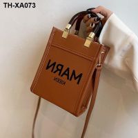 ☢۞△ Early autumn female bag new fashion portable square shoulder joker packet inclined