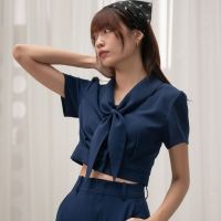 Mist of rain | Peanut Top Royal Blue เสื้อครอป มีปกยาว ใส่แบบสอด Knot หรือปล่อยยาว