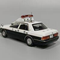 เครื่องชั่ง1:43หล่อขึ้นรูป Toyota Crown รถตำรวจ Gs151z โมเดลรถโลหะผสมแบบสถิตของตกแต่งงานอดิเรกเก็บของเล่นของขวัญที่โชว์ข้อบกพร่องเล็กน้อย