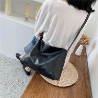 IELGY fashion versatile shoulder bag postman Korean version Hong Kong style large capacity cool messenger solid color