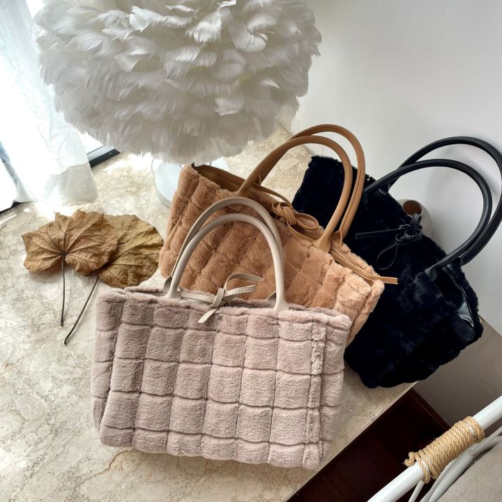 designer-flush-women-handbag-winter-faux-fur-bag-luxury-plaid-shoulder-bags-for-women-large-tote-2021-soft-basket-bag-ladies-new