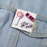 ☋☍♞  3pcs/Set Brooch Wholesale KPOP Stray Kids Twice ATEEZ ITZY Aespa Gidle The Boyz Badge Pin Fashion Accessories