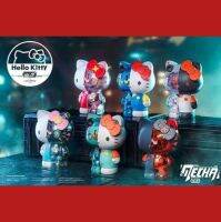 Hello Kitty Vol.1 &amp;gt;&amp;gt; Art Toy  Kitty  ไม่หวานนำแบบเดิม เพราะมีความเท่แบบ Robot เข้ามาเบรคผสมผสาน!! หรือจริงๆแล้วคิตตี้ไม่ใช่แมวแต่นางคือหุ่นยนต์แมว ความพิเศษของเซตนี้คือ!! เราสามารถนำคิตตี้2ตัวมาต่อกันเป็นอีกแบบได้!! ได้ร่างใหม่ ไม่มีเบื่อ