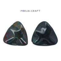 Waved Triangle Indian Blood Stone Bead ลูกปัดสามเหลี่ยมอินเดียนบลัดสโตน 28mm