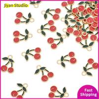 JIYAN2866 80Pcs สีแดงเเดง จี้เครื่องรางรูปเชอร์รี่สีแดง รู: 2mm 15มม. 18มม. เชอร์รี่ขนาดเล็กชุบทองอ่อน ง่ายต่อการพกพา โลหะผสมอัลลอยด์ เครื่องรางห้อยผลไม้ งานฝีมือดีไอวาย