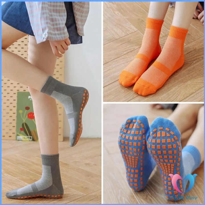 dovin-ถุงเท้ากันลื่น-ถุงเท้าผู้ใหญ่-ถุงเท้าเด็ก-ถุงเท้าแทรมโพลีน-socks